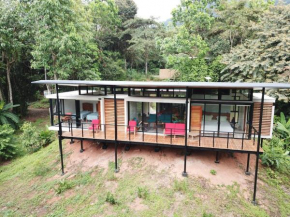 Sinfonía Tropical, ocean view, 5 minutes driving to Playa Linda, 15 to Dominical, wifi Starliink